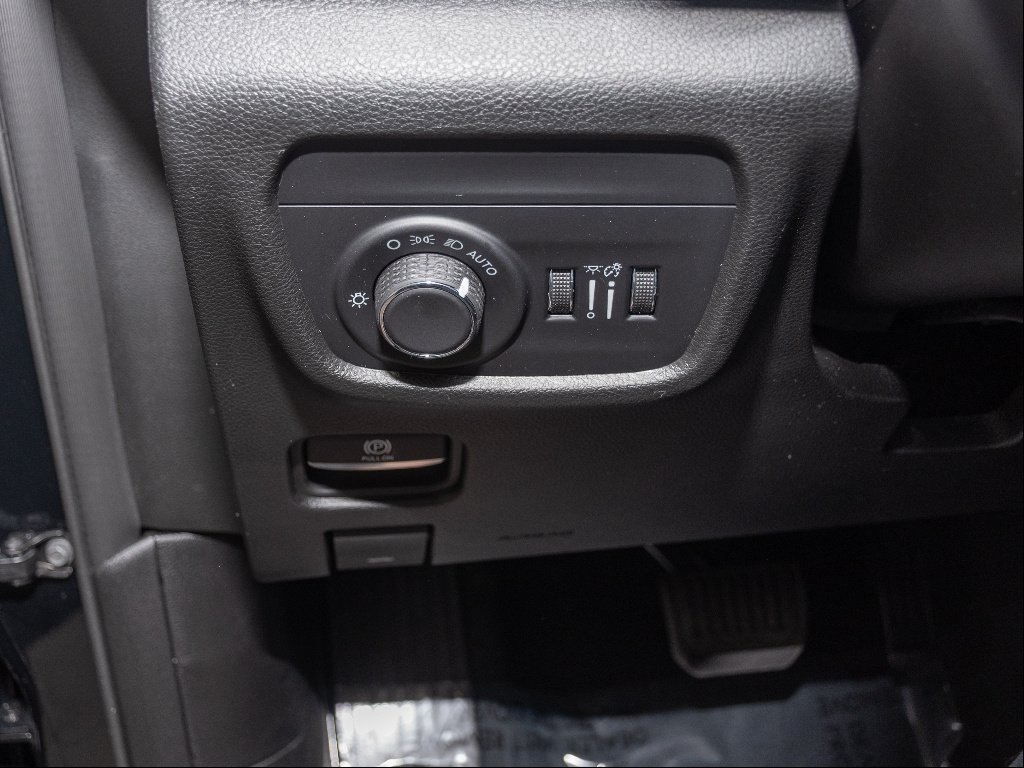 2023 Jeep Grand Cherokee Laredo - Photo 12