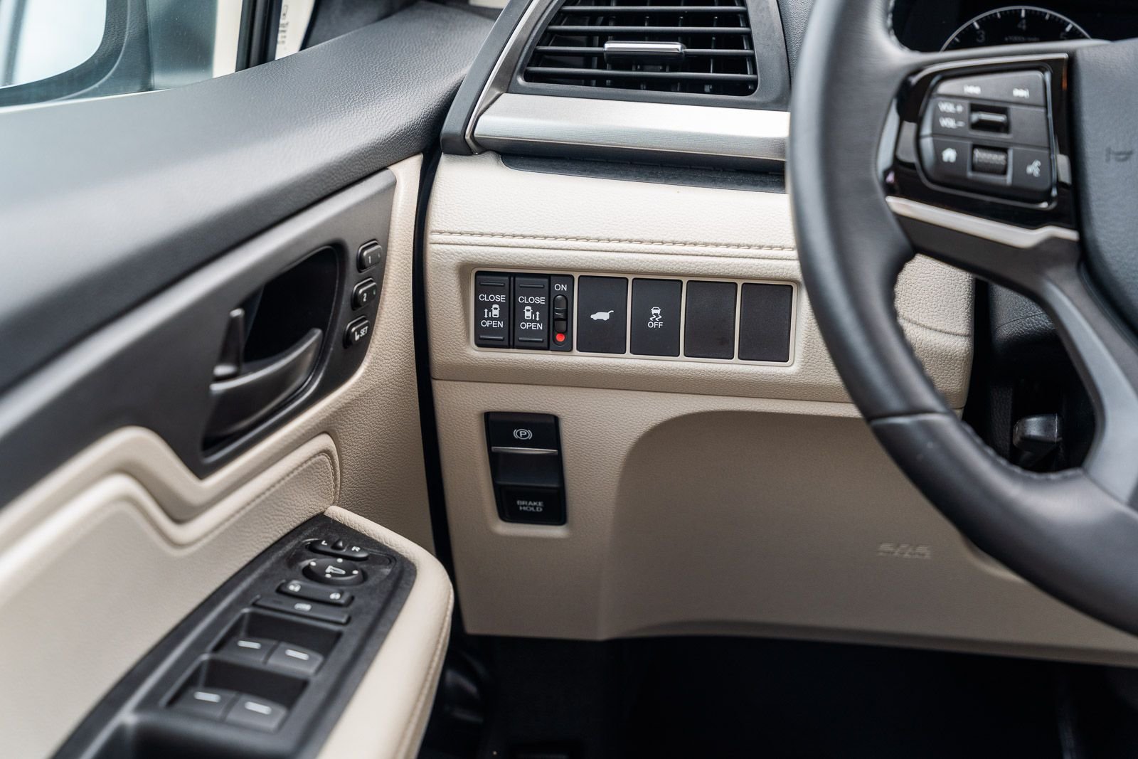 2025 Honda Odyssey EX-L - Photo 29
