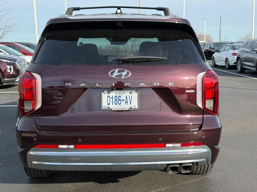 Used 2024 Red Hyundai Calligraphy image 4