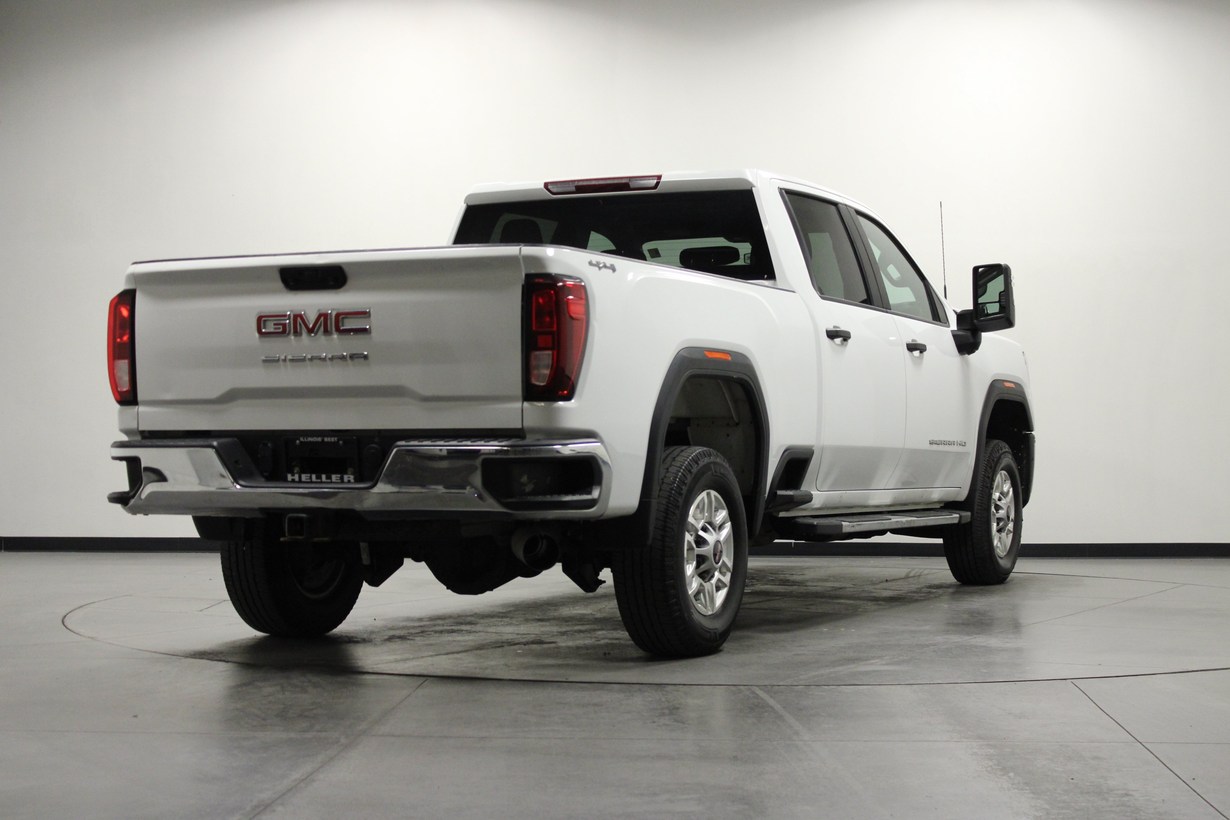 Used 2024 Summit White GMC Pro image 4