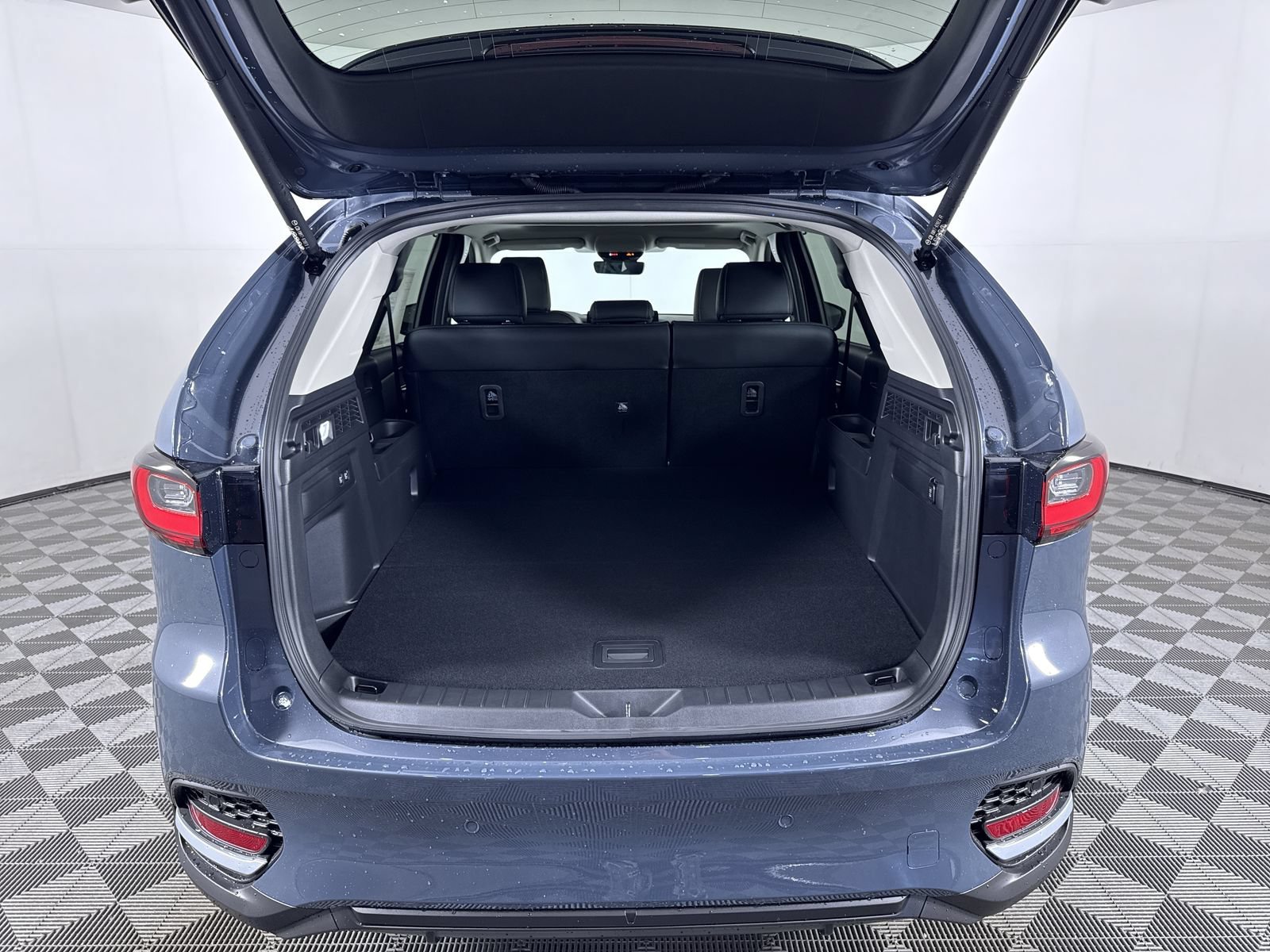 New 2026 Polymetal Gray Metallic Mazda 3.3 Turbo Premium image 26
