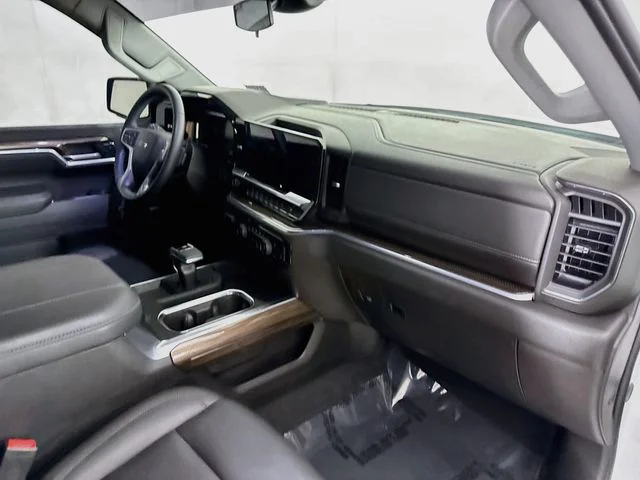 Used 2026 White Chevrolet RST image 29