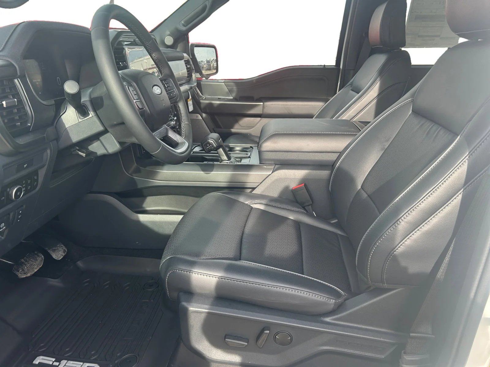 New 2026 Star White Metallic Tri-Coat Ford Lariat* w/ Level Kit, Spoiler, Tonneau  etc image 14