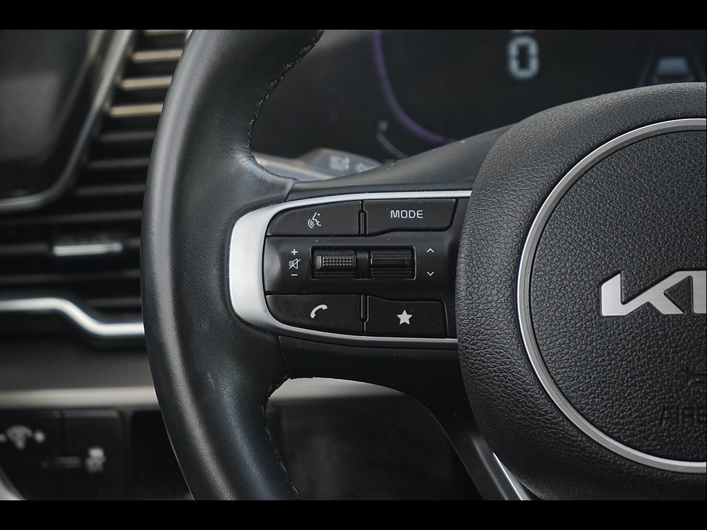 Used 2024 Glacial White Pearl Kia EX image 19