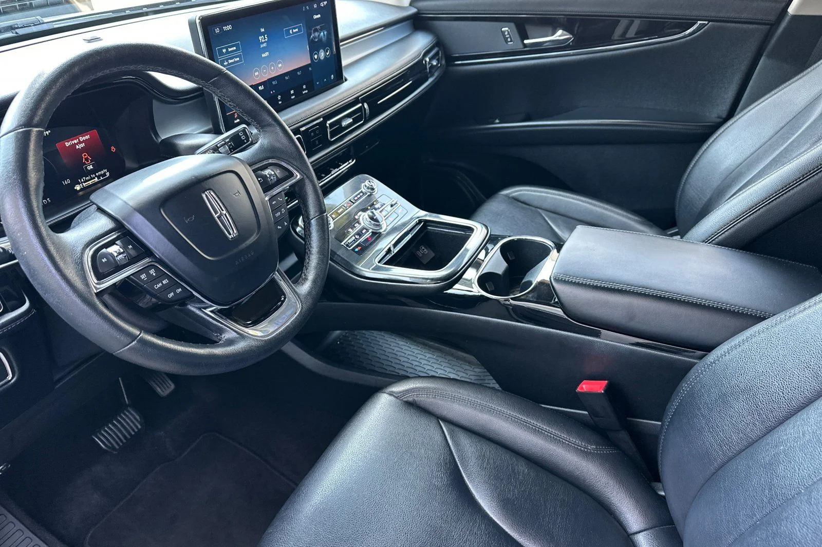 Used 2022 Silver Lincoln Standard image 9
