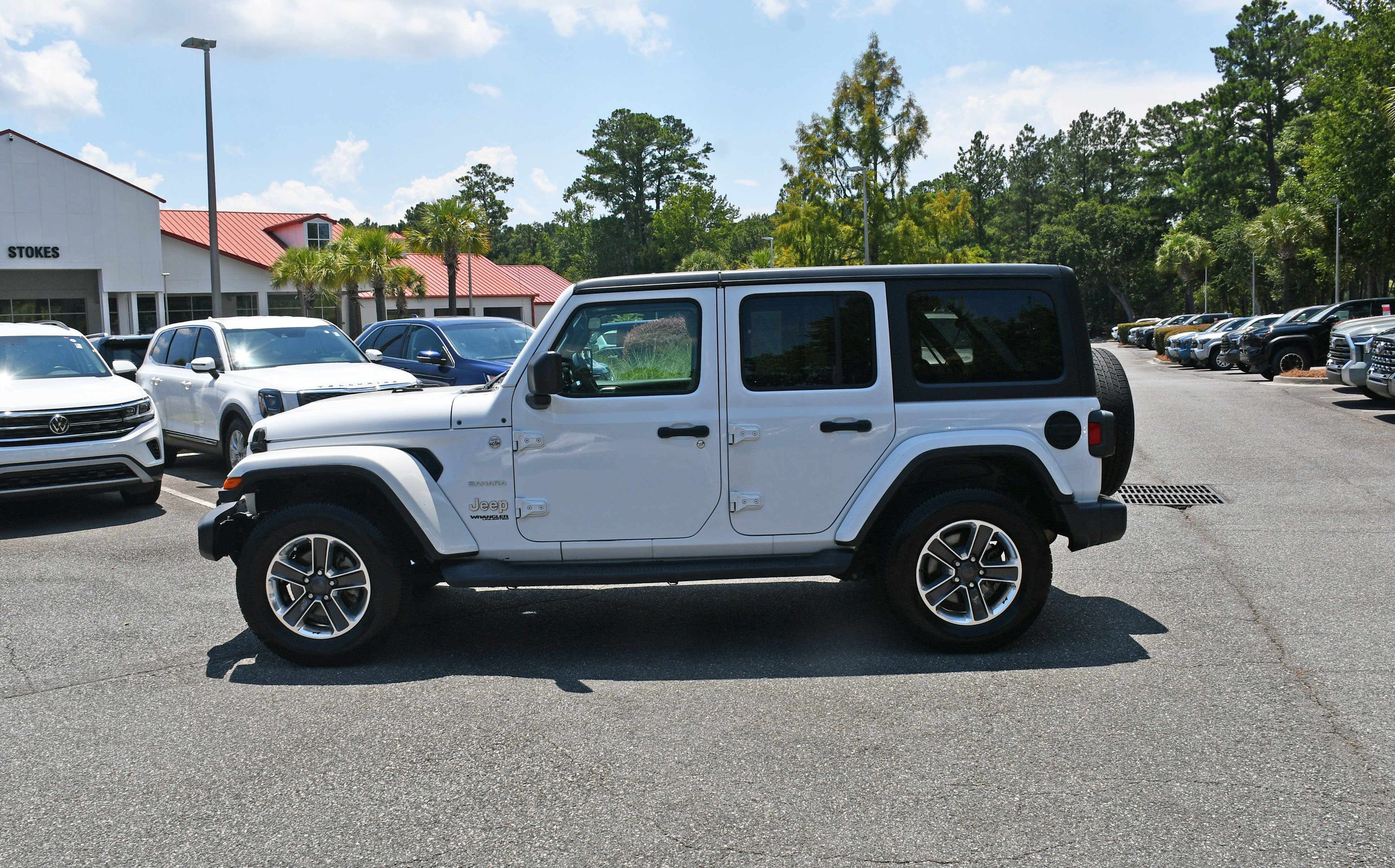 Used 2021 White Jeep Unlimited Sahara image 2