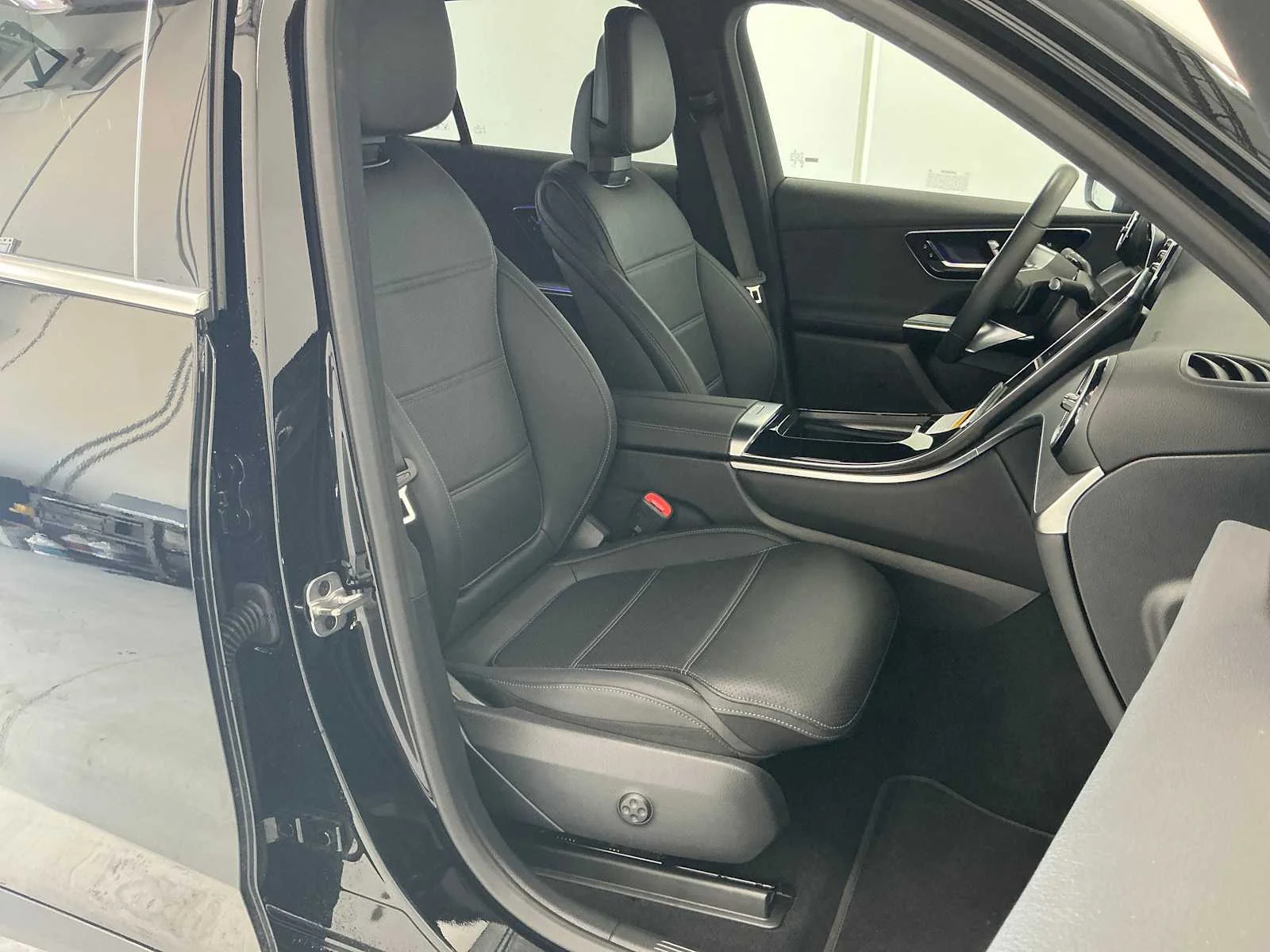 Certified Used 2026 Black Mercedes-Benz GLC 300 image 22