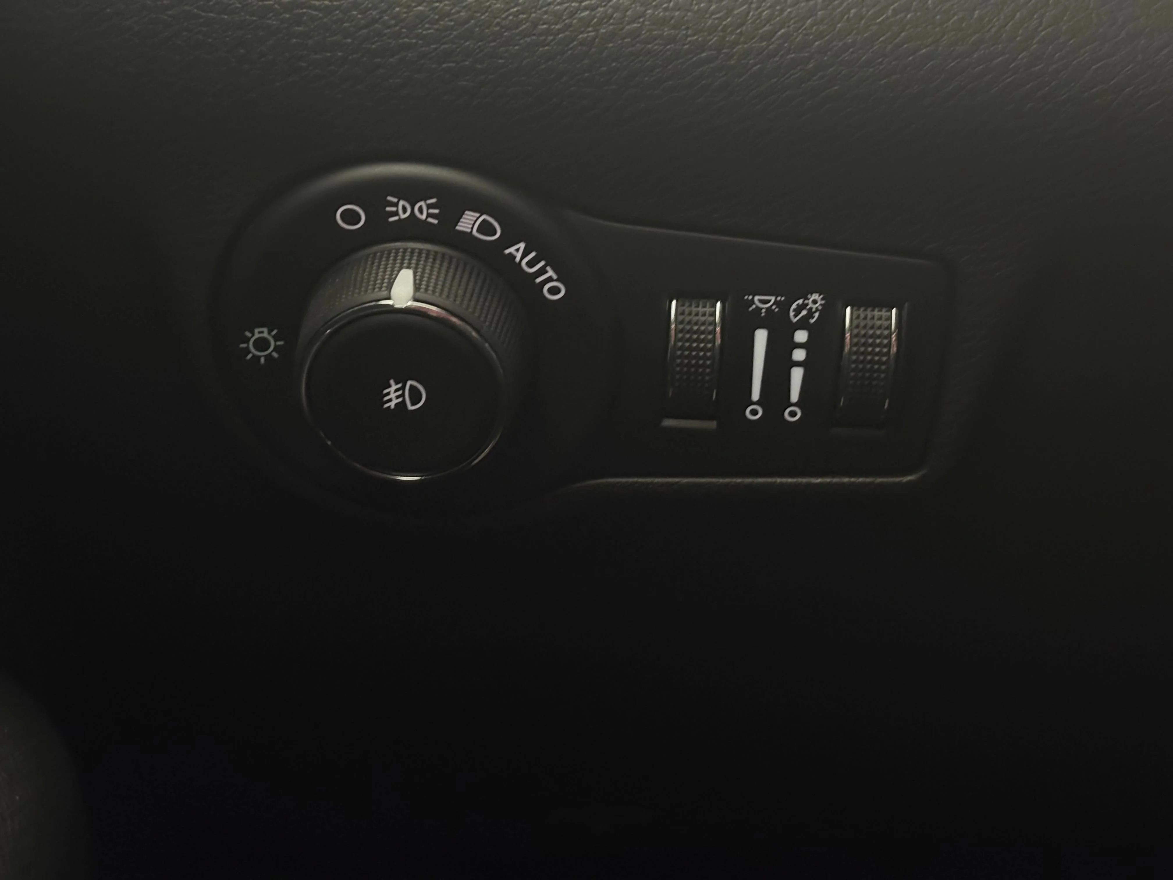 Used 2023 White Jeep High Altitude image 21