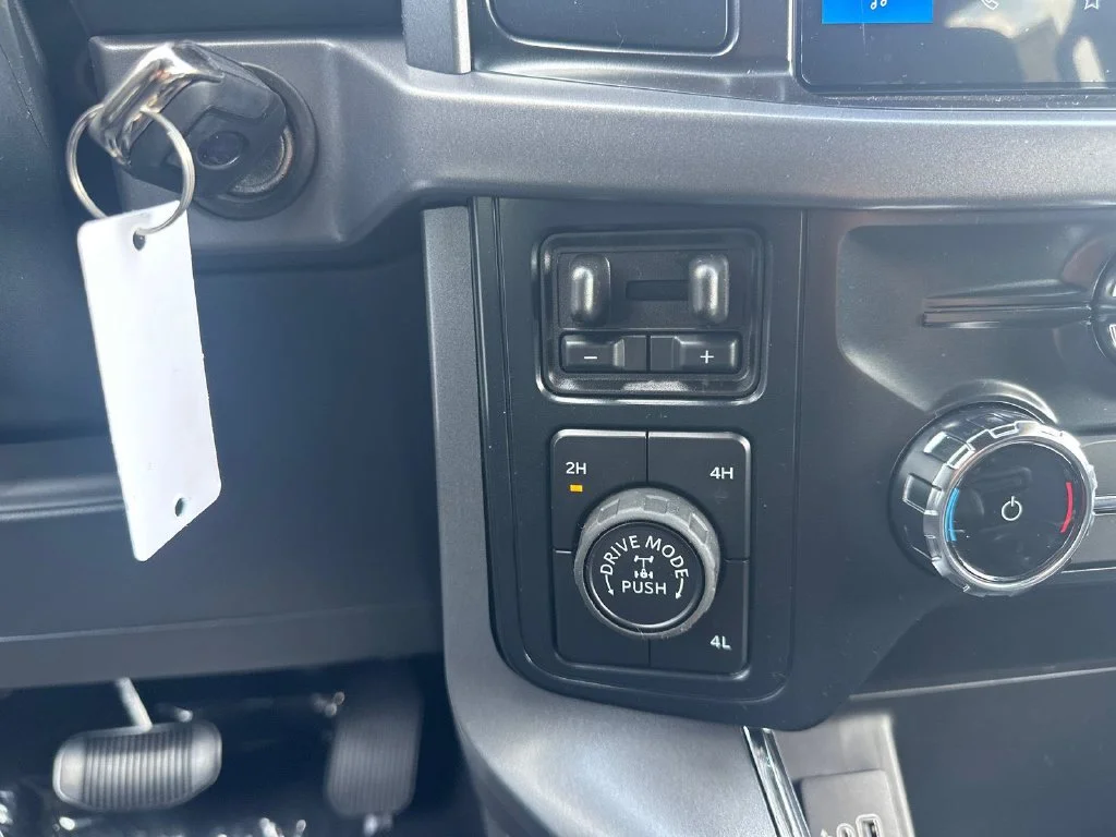 New 2026 Silver Ford XLT image 6