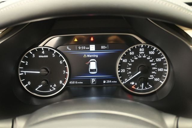Used 2022 Red Nissan Platinum image 4