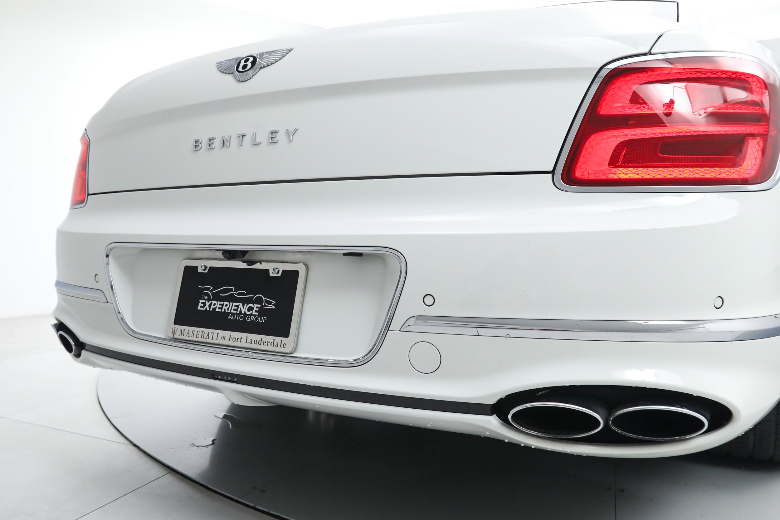 Used 2022 White Bentley  image 14