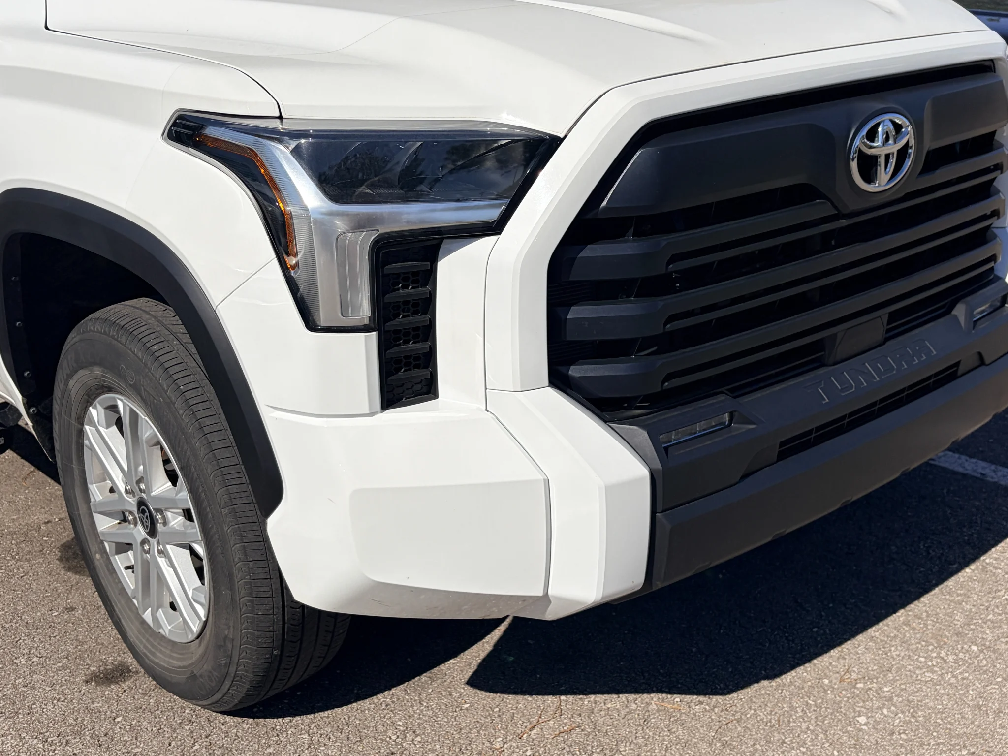 Used 2025 Ice Cap Toyota SR5 image 19
