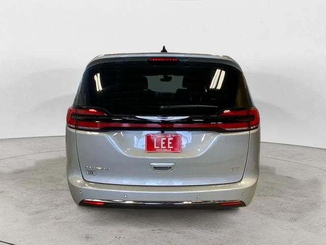 New 2026 Silver Mist Chrysler SELECT AWD image 5