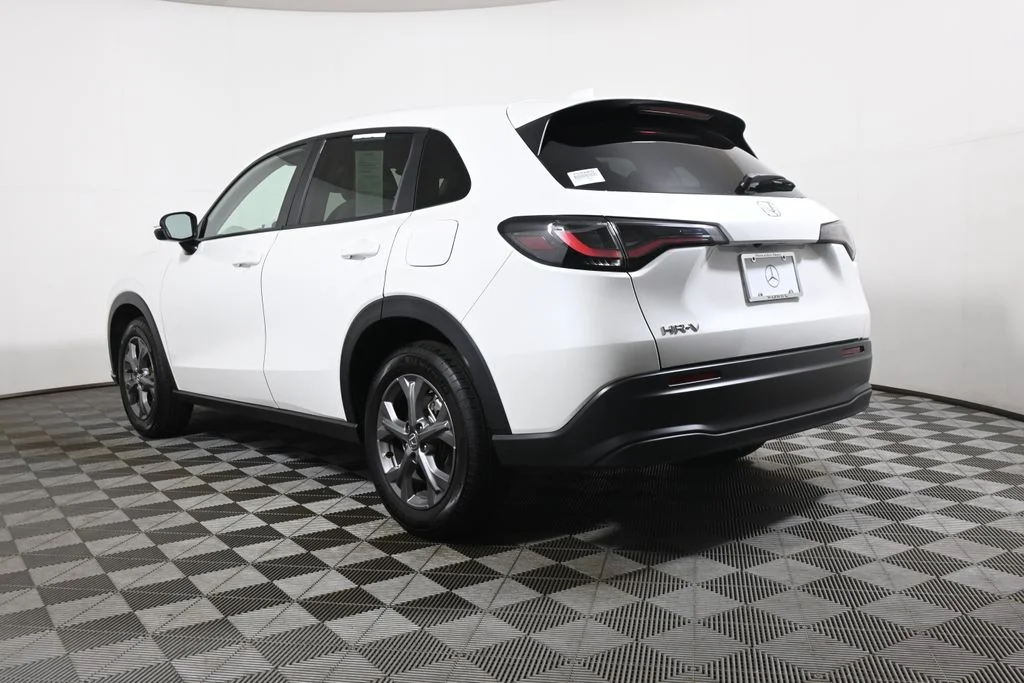 Used 2026 White Honda LX image 5