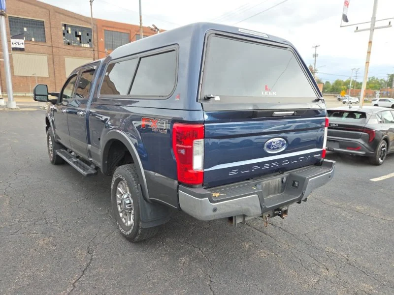 Used 2017  Ford Lariat image 5