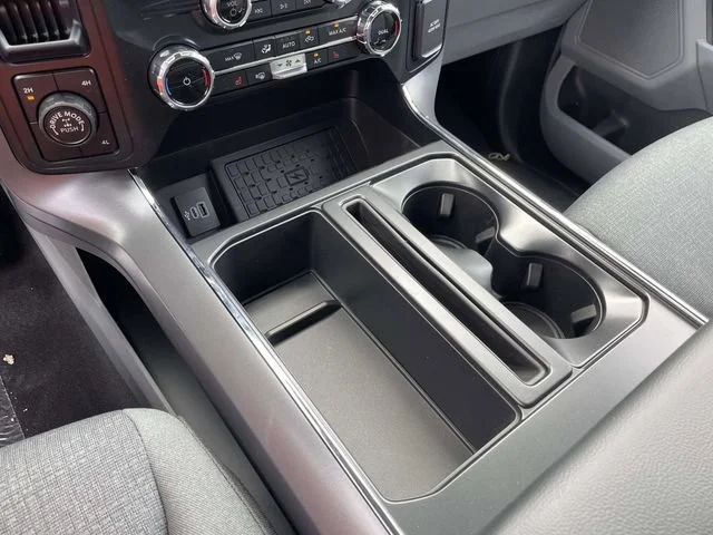 New 2026 Carbonized Gray Metallic Ford XLT image 29