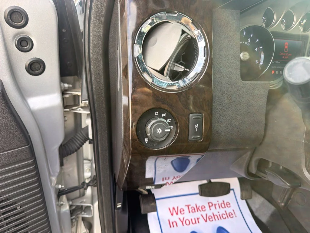 Used 2015 Ingot Silver Ford Lariat image 26