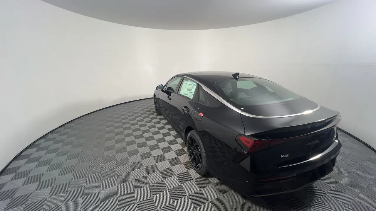 New 2026 Aurora Black Pearl Kia GT-Line FWD image 4