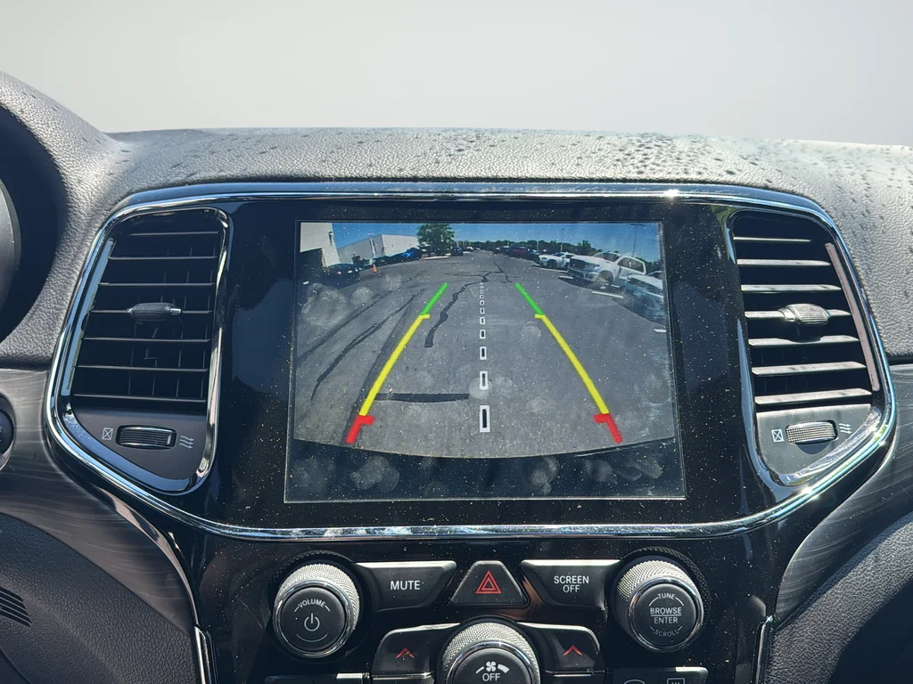 Used 2021 Gray Jeep Laredo X image 15