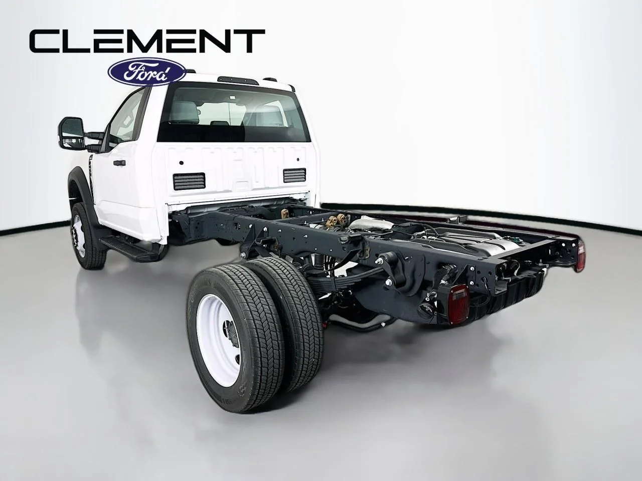 New 2025 Oxford White Ford F-450® XL image 8