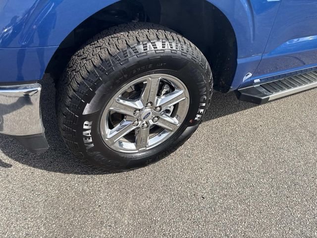 Used 2025 Atlas Blue Metallic Ford XLT image 16