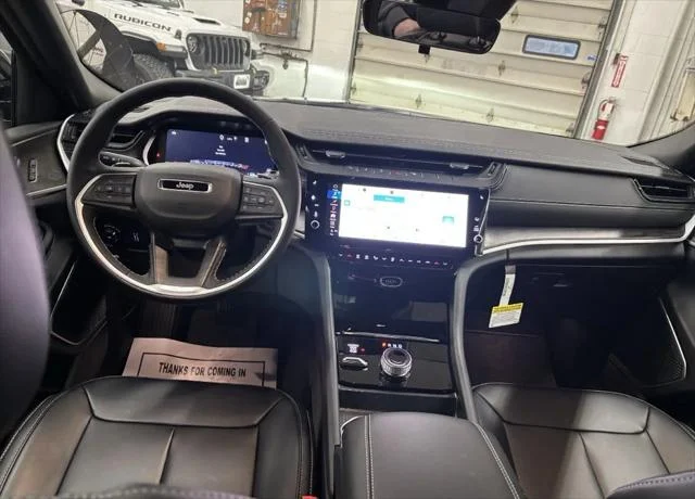 New 2026 Baltic Gray Metallic Clear-Coat Exterior Paint Jeep Limited image 18