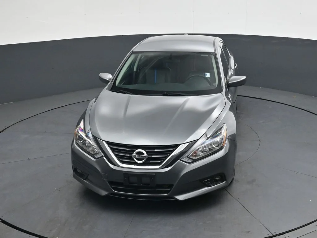 Used 2018 Gray Nissan 2.5 SR image 32