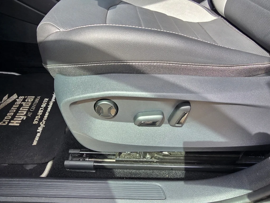 Used 2023 Deep Black Pearl Volkswagen SEL image 16