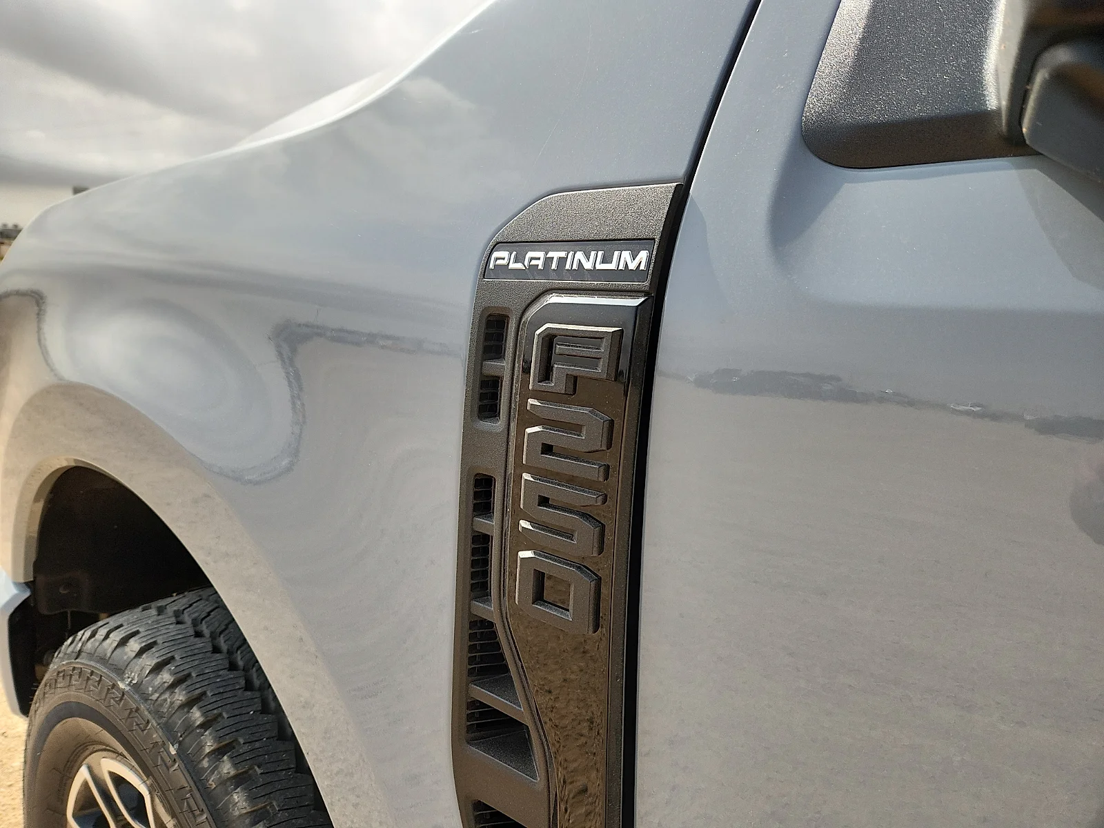 New 2026 Glacier Gray Metallic Tri-Coat Ford F-250® Platinum® image 10