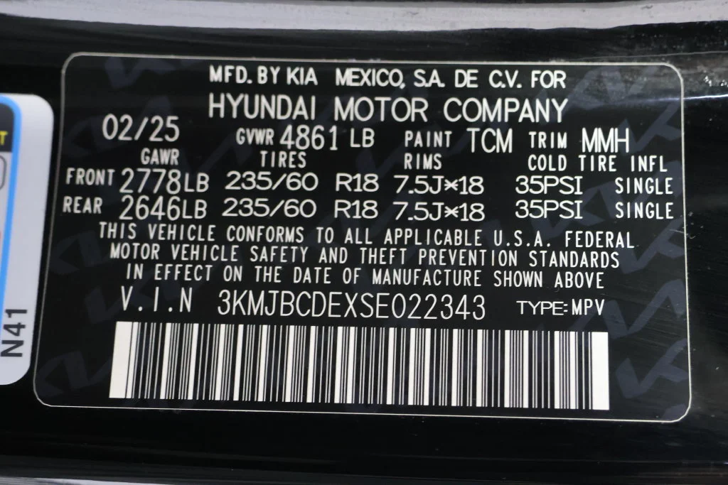 Used 2025 Phantom Black Hyundai SEL image 28