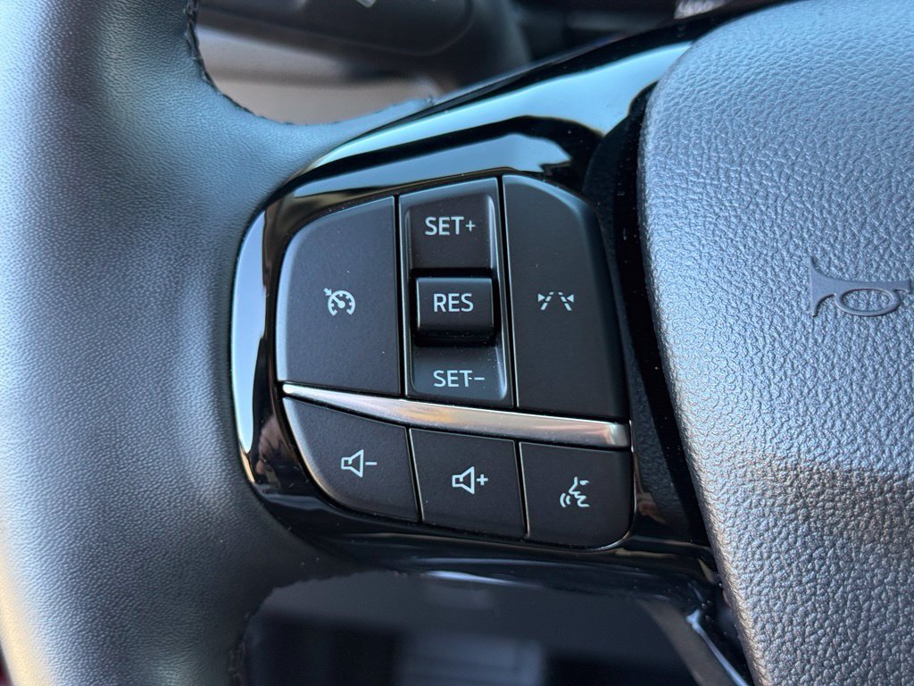 Used 2023 Red Ford Active image 17