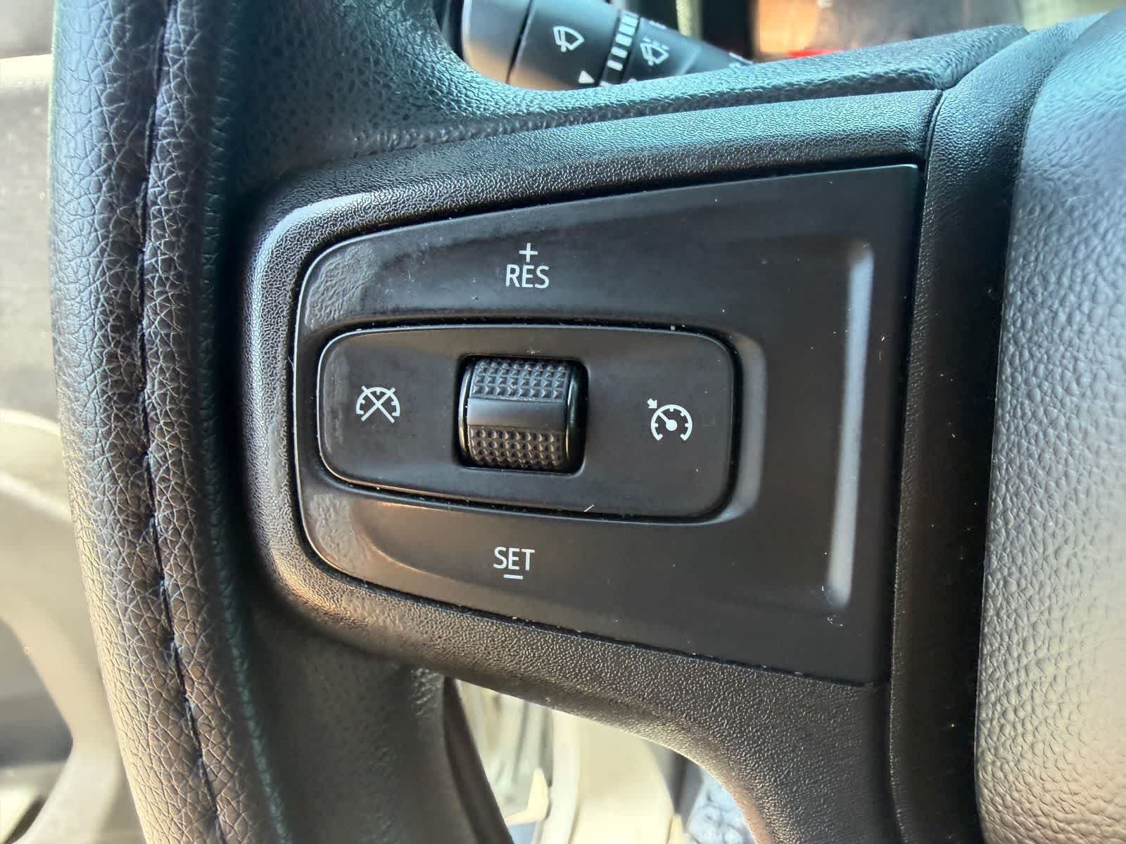 Used 2020 Satin Steel Metallic Chevrolet Custom image 18