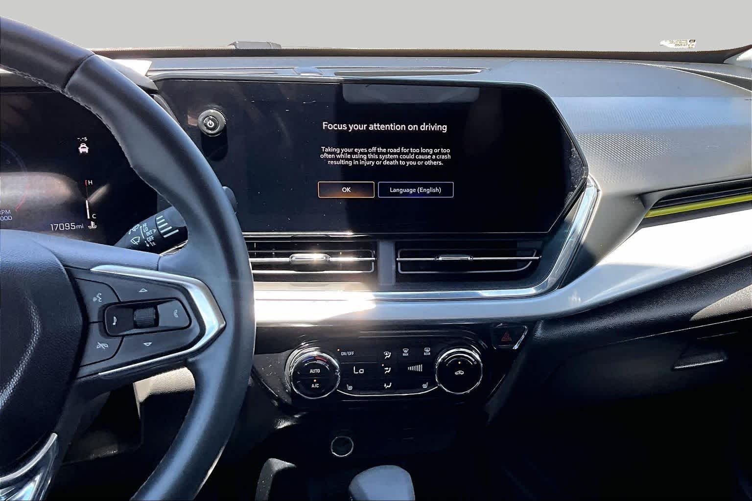 Used 2025 Summit White Chevrolet LT image 7