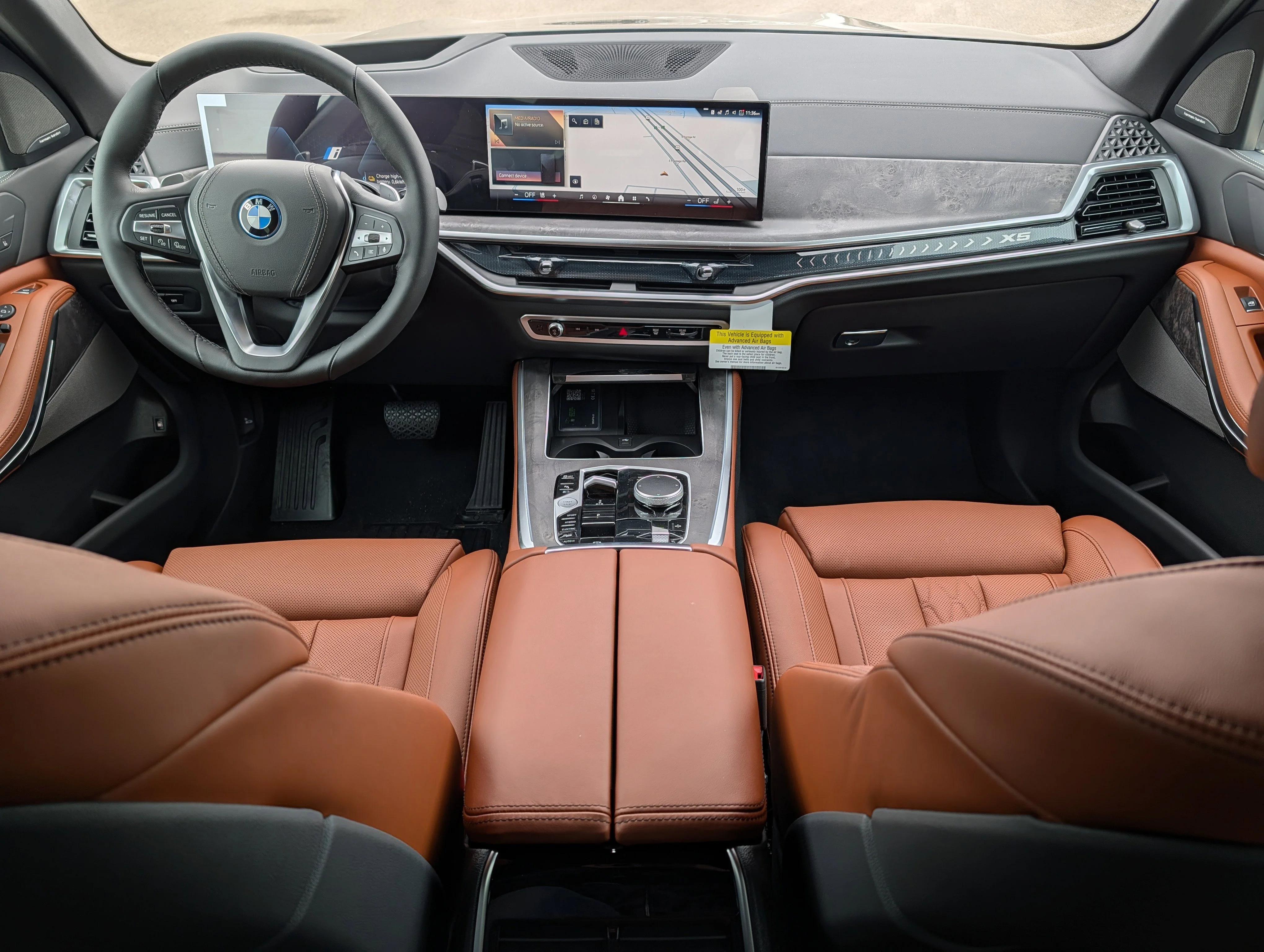 New 2026 Manhattan Green Metallic BMW xDrive50e image 8