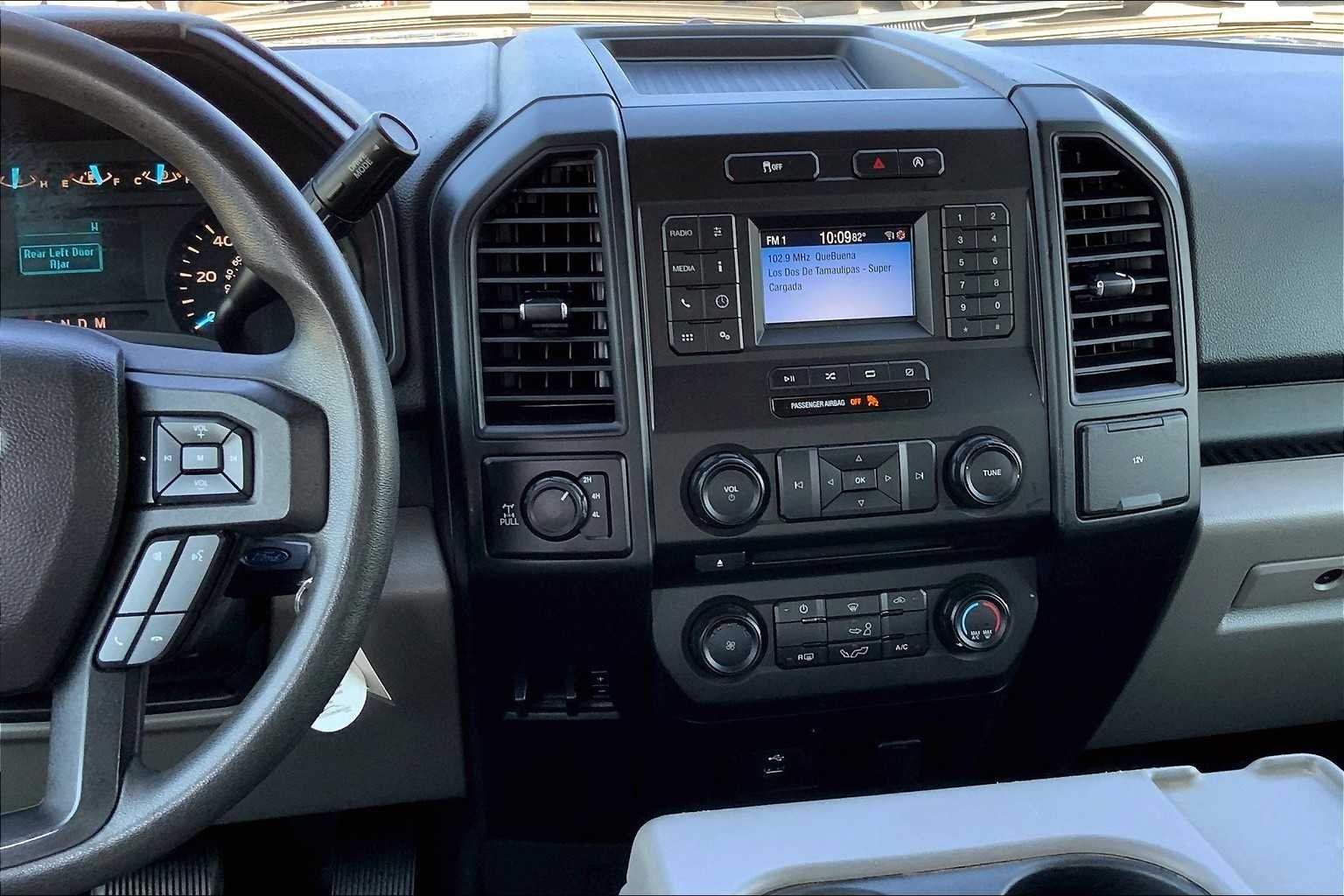 Used 2018 Blue Jeans Metallic Ford XL image 11