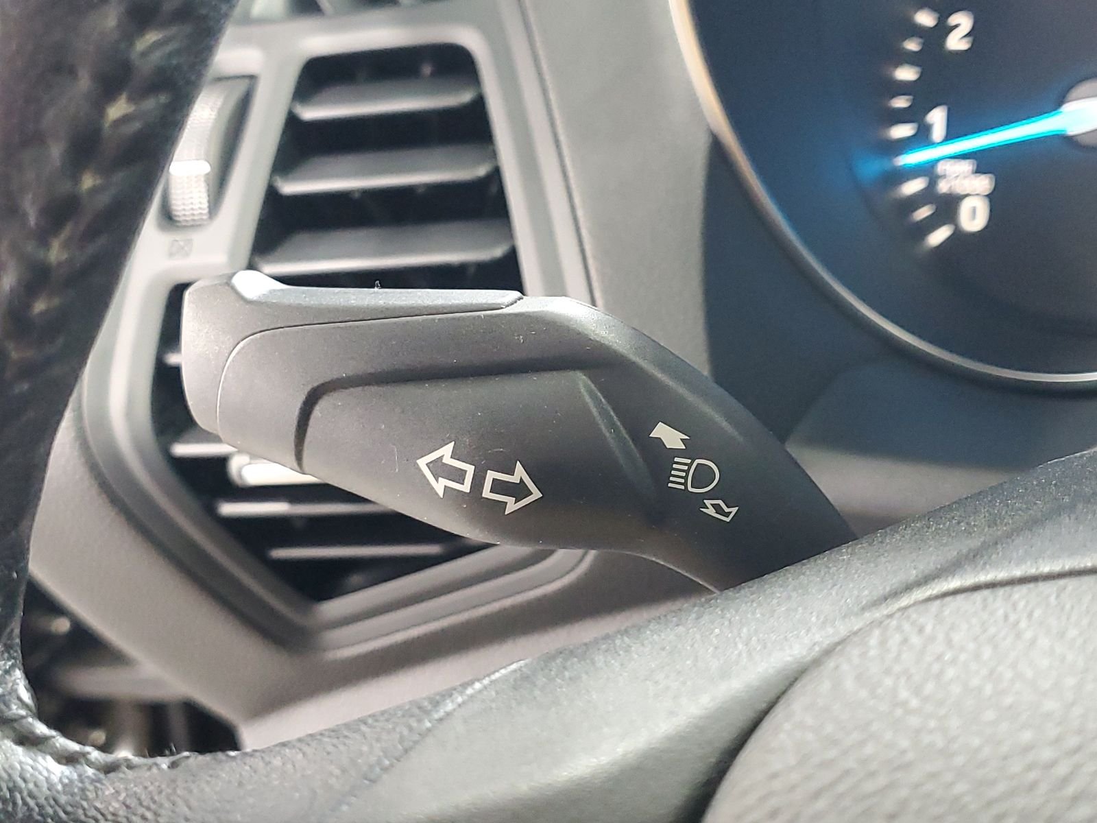 Used 2019 Gray Ford SEL image 17