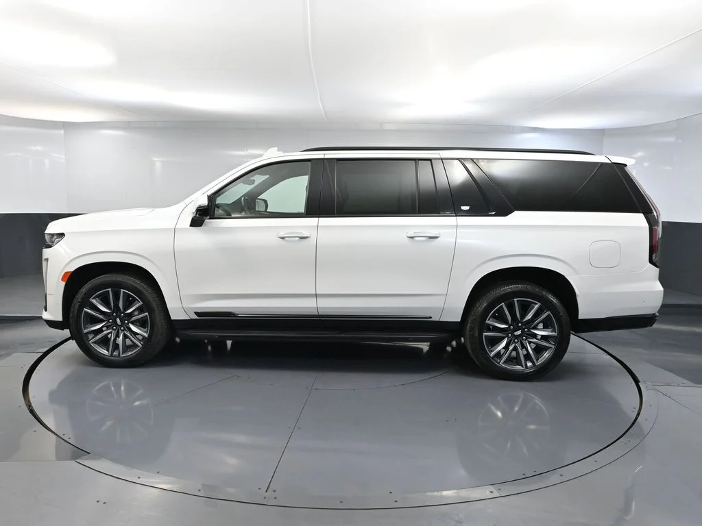 Used 2021 White Cadillac Sport image 11