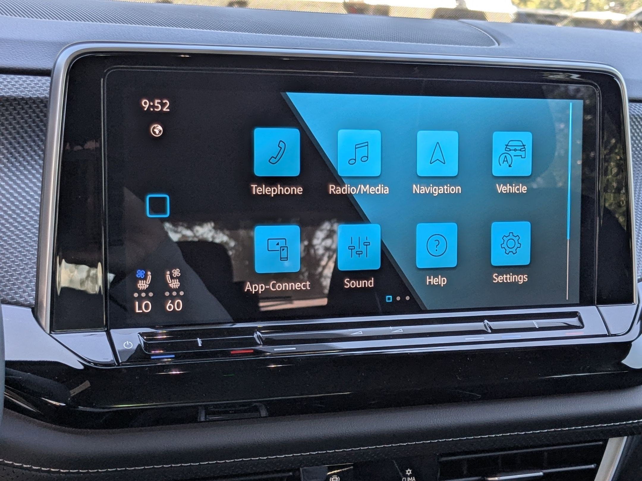 2026 Volkswagen Atlas Cross Sport SEL Premium R-LINE - Photo 11
