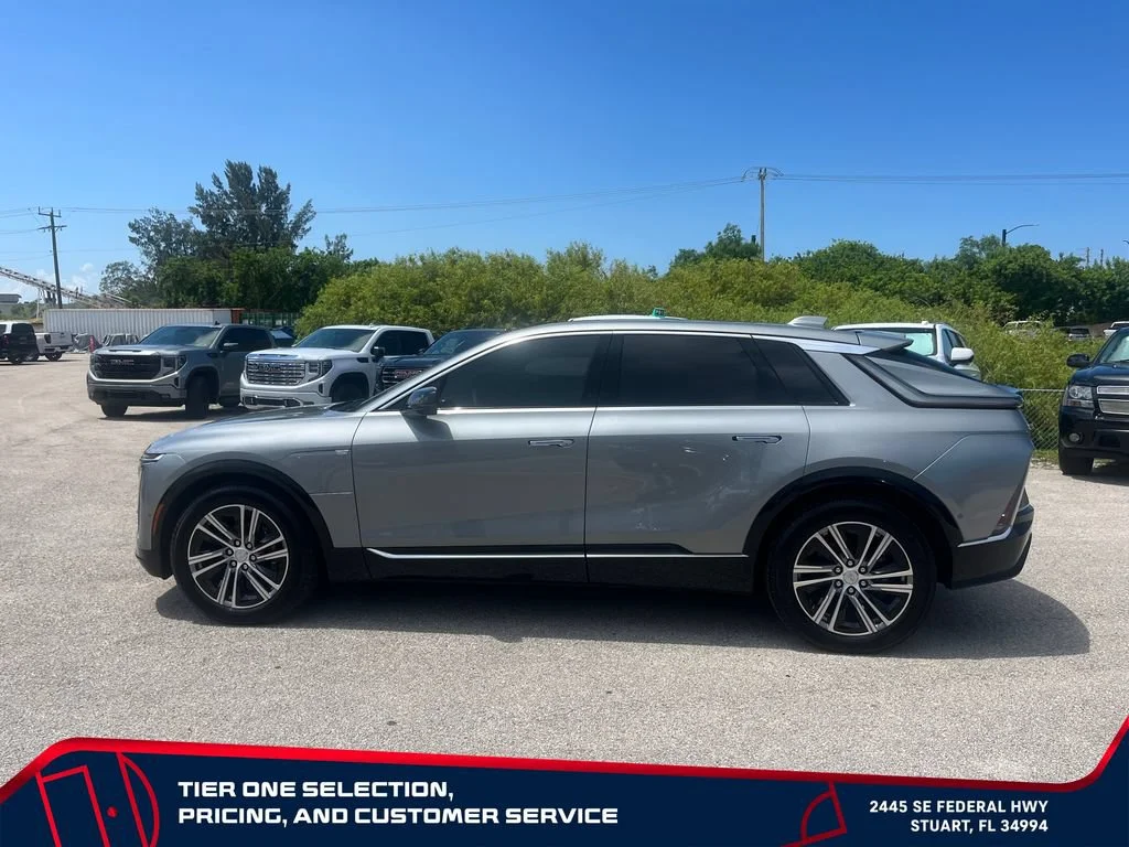 Used 2025 Argent Silver Metallic Cadillac Luxury 1 image 4
