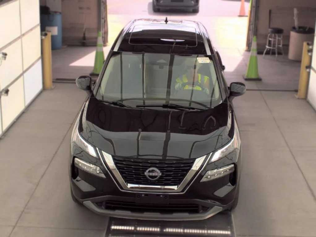 Used 2023 Black Nissan SV image 3
