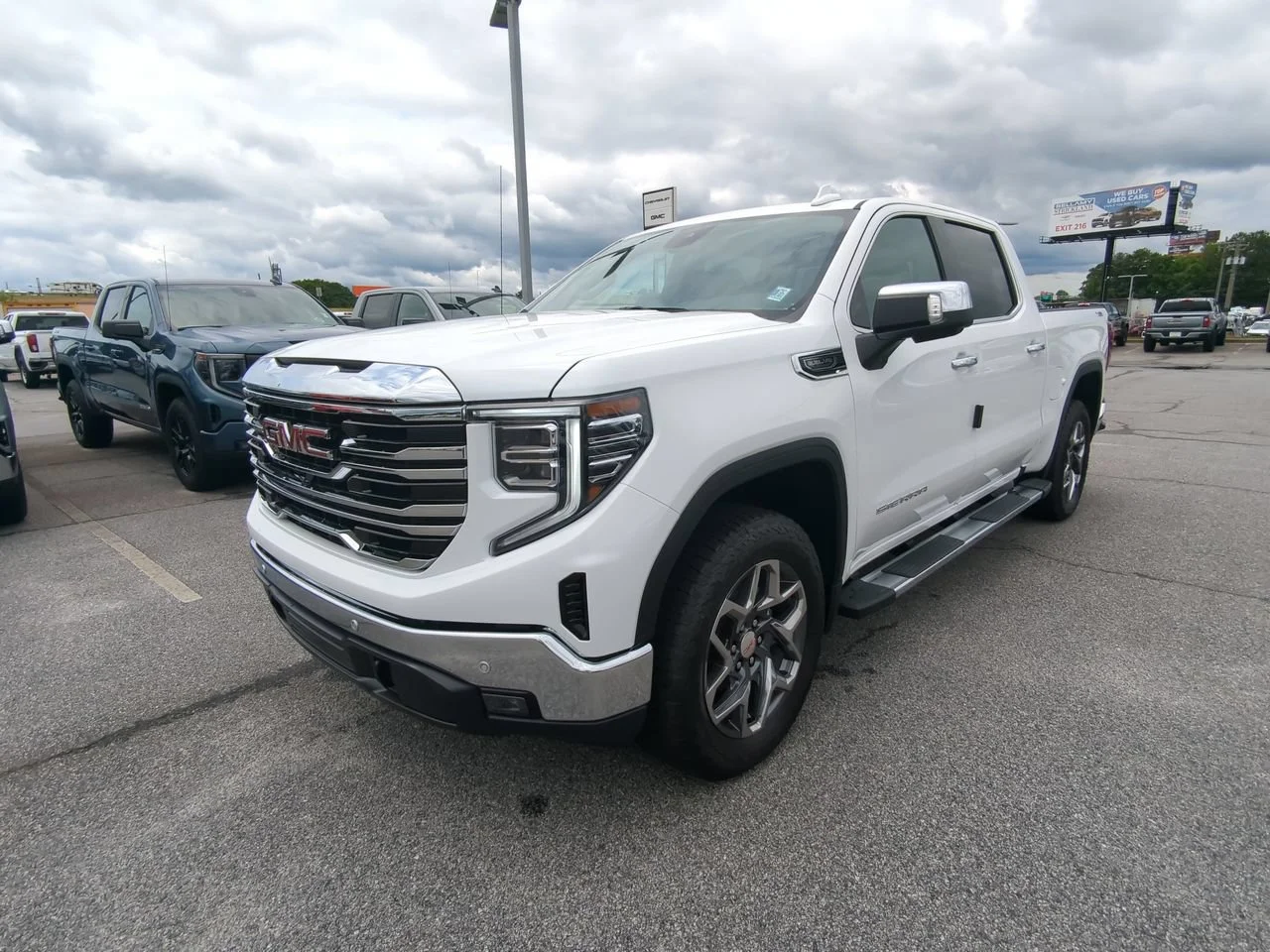 2026 GMC Sierra 1500 SLT - Photo 7