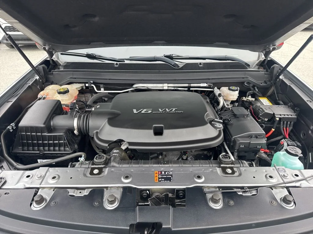 Used 2021 Gray Chevrolet LT image 31