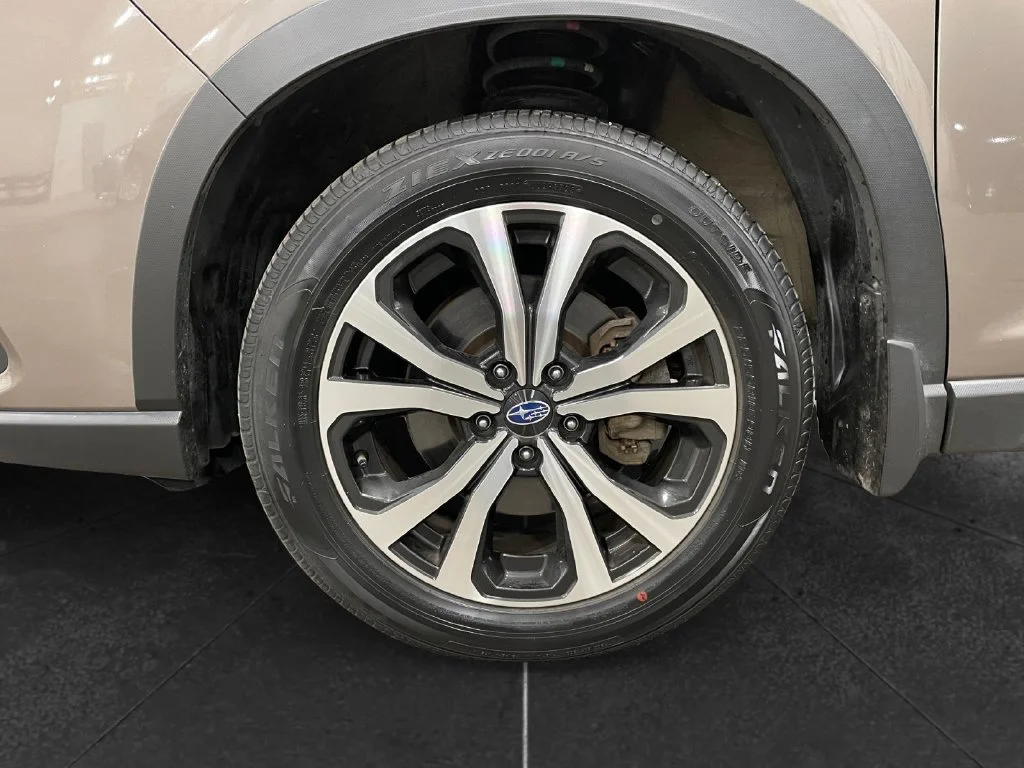 Used 2024 Brilliant Bronze Metallic Subaru Limited image 14