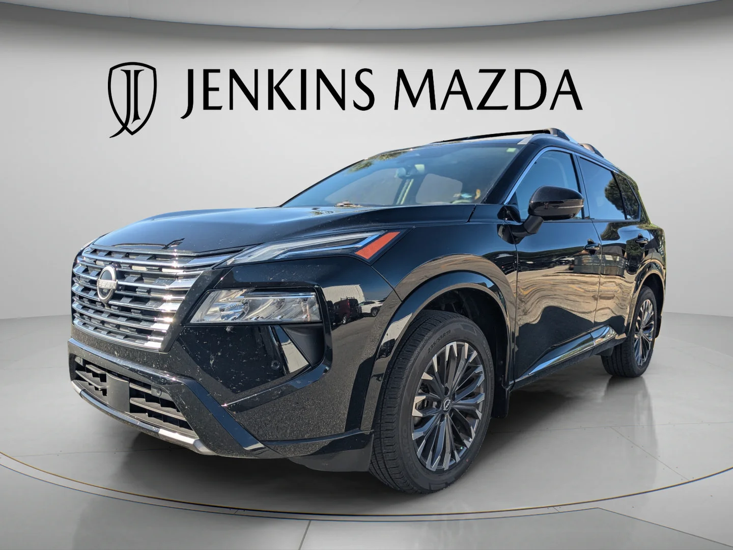 Used 2025 Super Black Nissan Platinum image 3