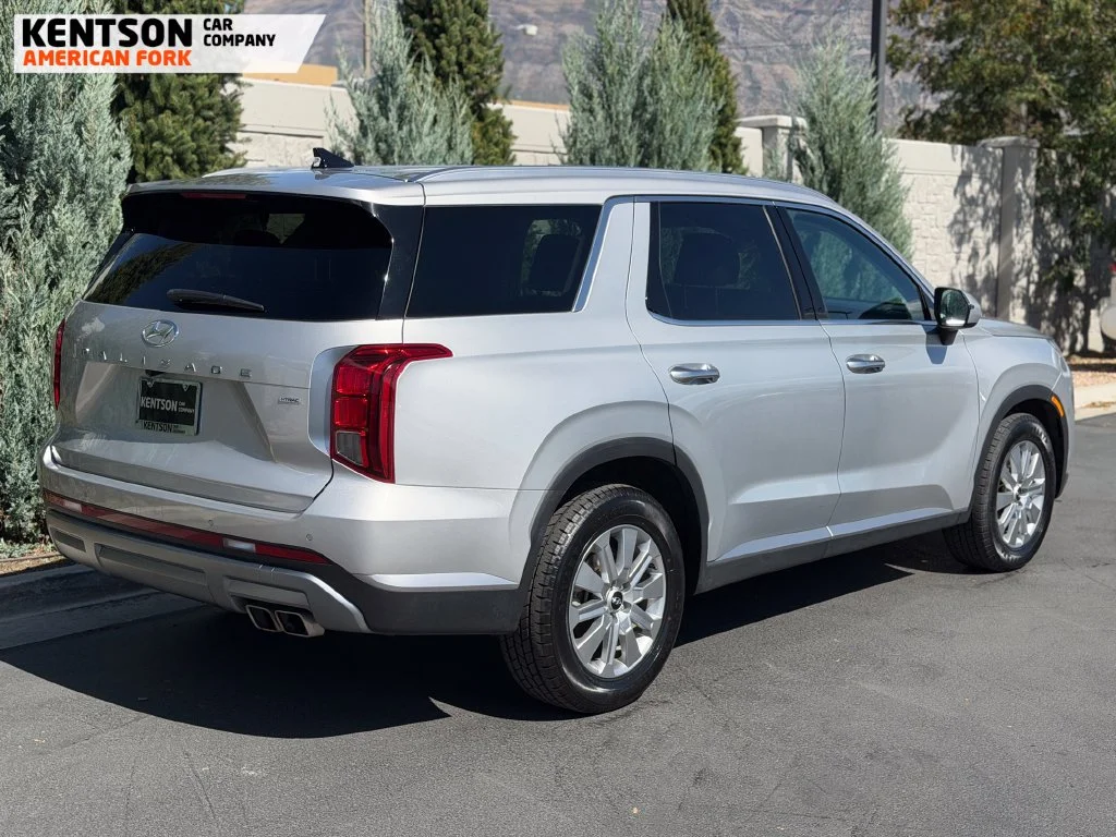 Used 2025 Silver Hyundai SEL image 8