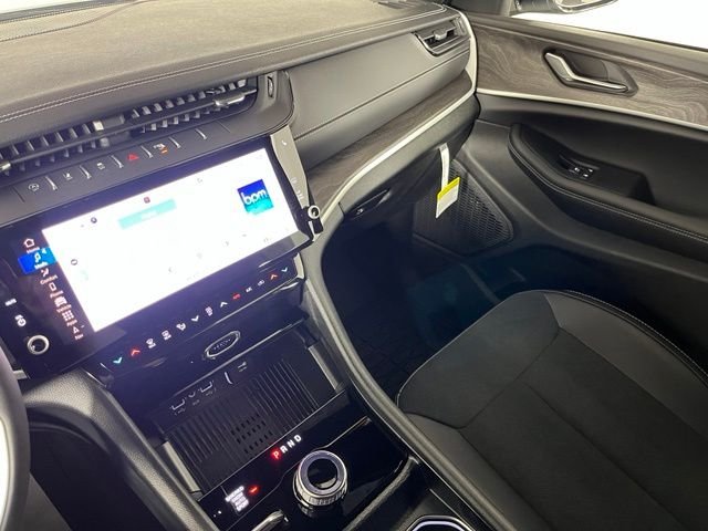Used 2026 Silver Jeep Altitude image 37