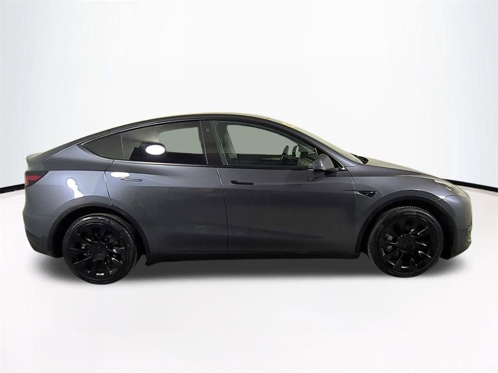 2023 Tesla Model Y Long Range - Photo 4