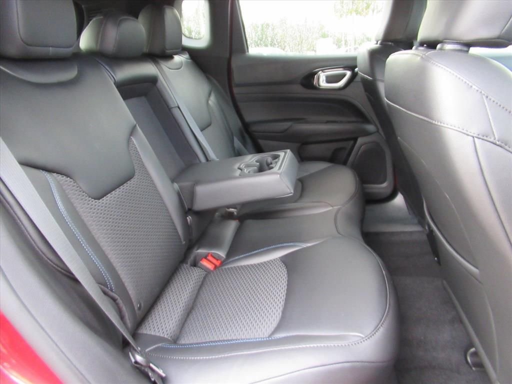 New 2026 Red Hot Pearlcoat Jeep Latitude Altitude image 27
