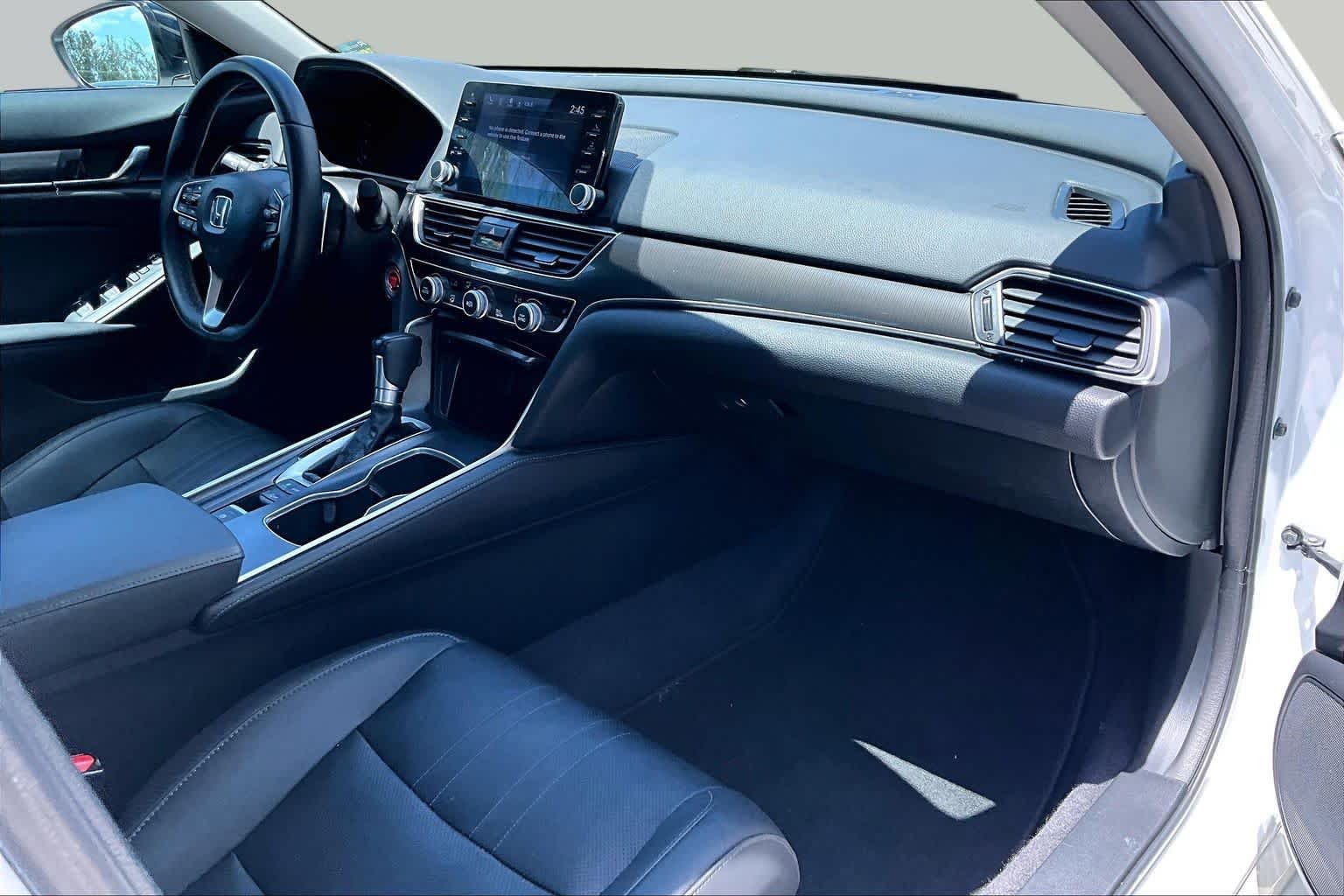 Used 2022 Platinum White Pearl Honda Sport SE image 19