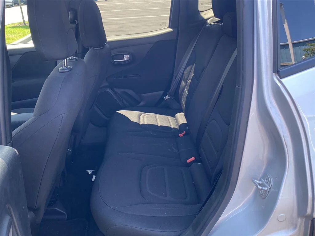 Used 2021 Glacier Metallic Jeep Latitude image 14